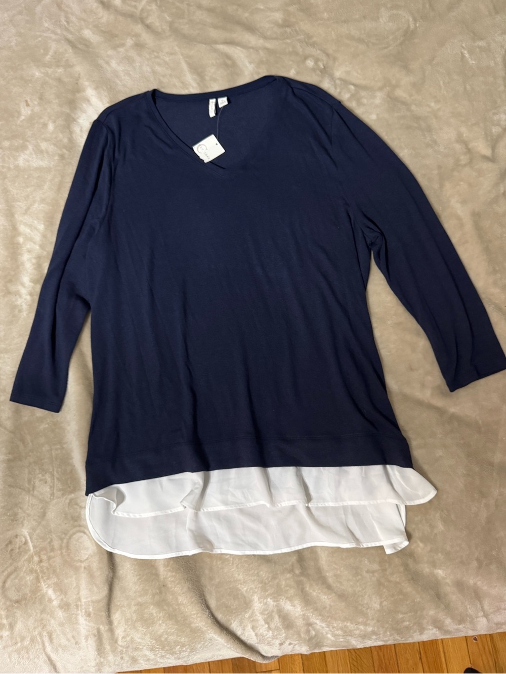 Navy V‑Neck Tunic with White Layered Hem